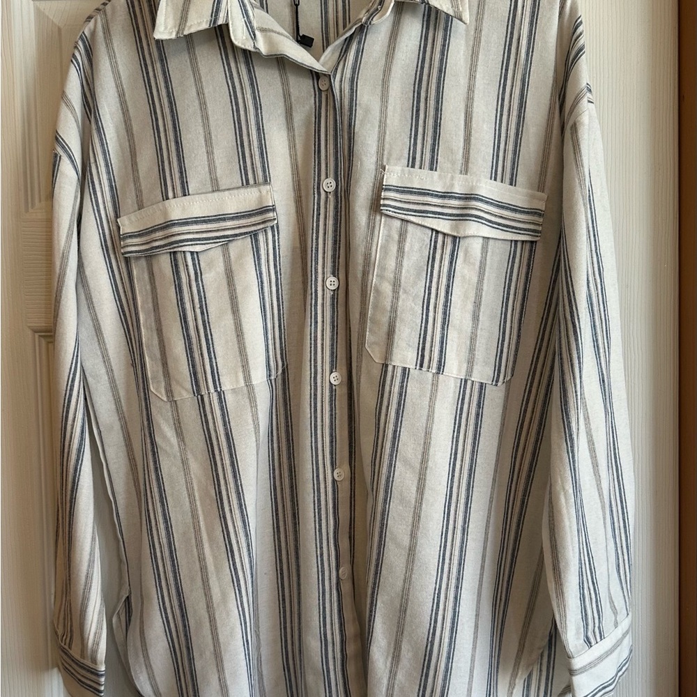 NWT Women’s Linen Striped Long Sleeve Striped Button Down Shirt Size Small